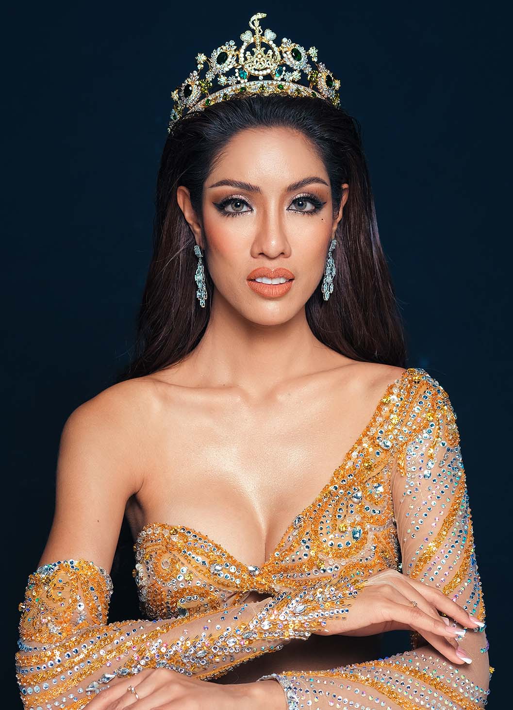 ทานตะวัน จิตรีลักษณ์